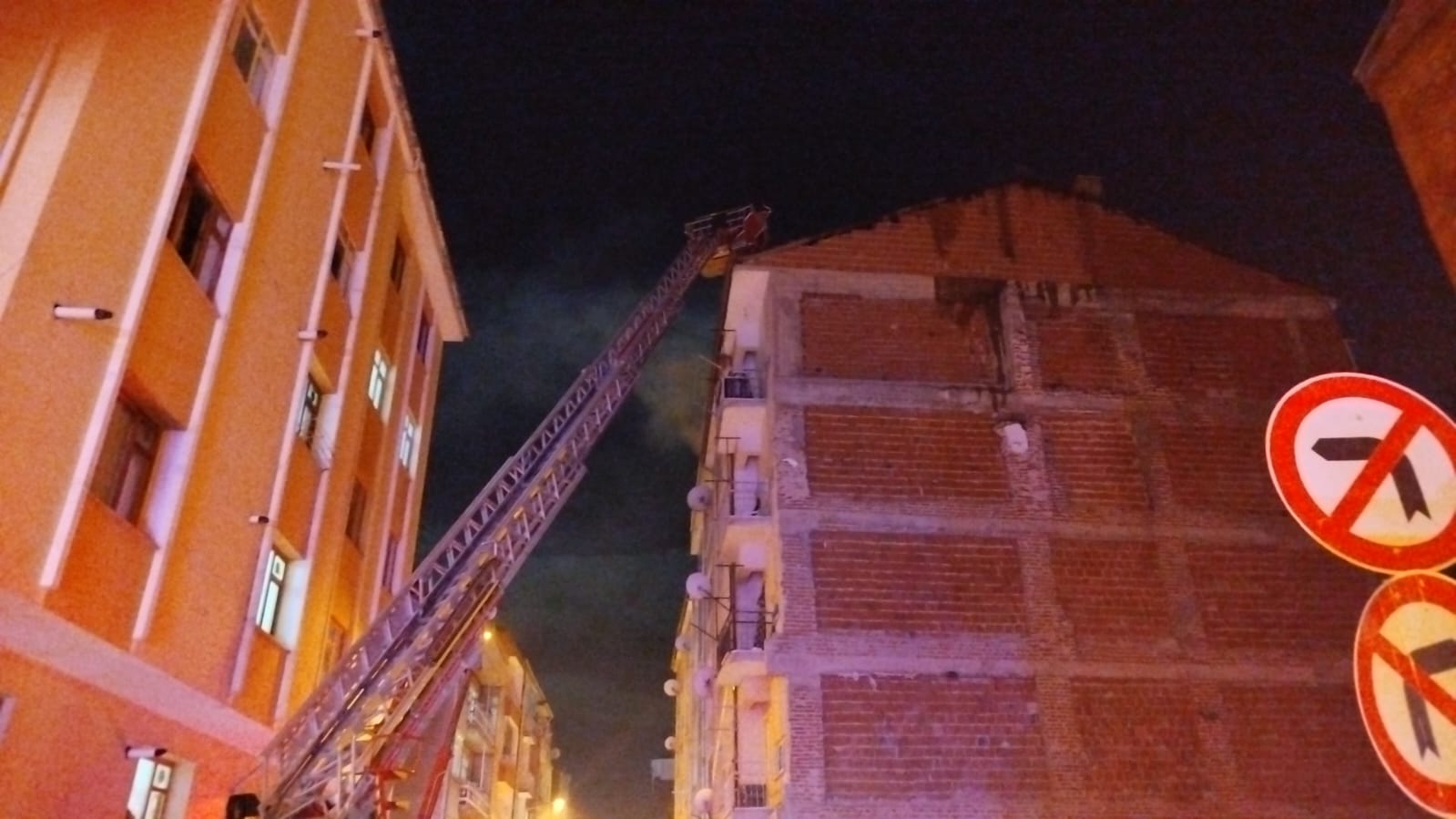 Elazığ da korkutan yangın!