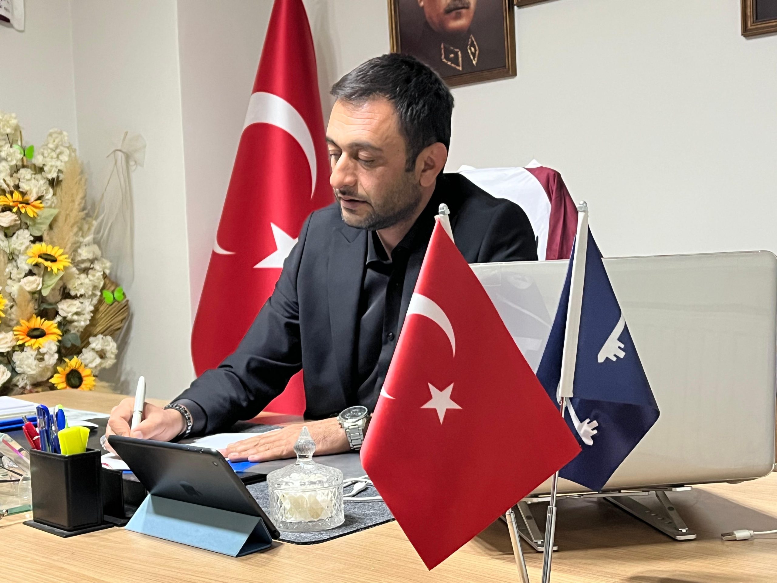 KÜRŞAT COŞKUN’DAN ÖĞRETMENLERE GÜÇLÜ MESAJ: “GELECEĞİMİZİN MİMARLARINA MİNNETTARIZ”