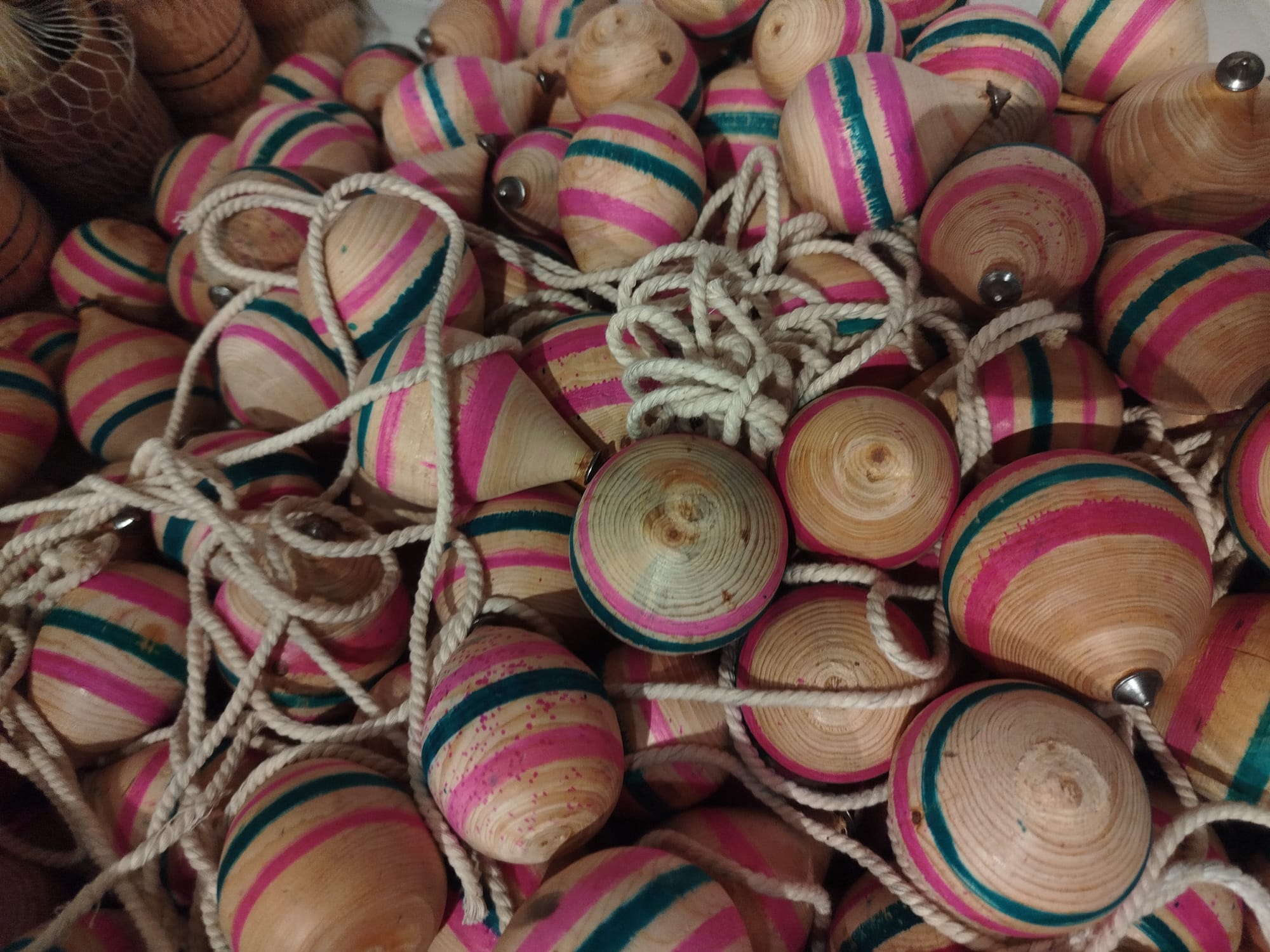 Elazığ’da Topaç (Mozik) Geleneği: Çocukluğumuzun Rüzgârı Hâlâ Dönüyor