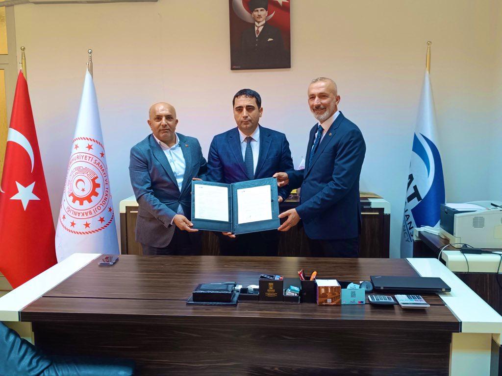 Elazığ Tuhafiyeciler ve Konfeksiyoncular Esnaf Odası’ndan “E-Ticaret ve Markalaşma” Projesi