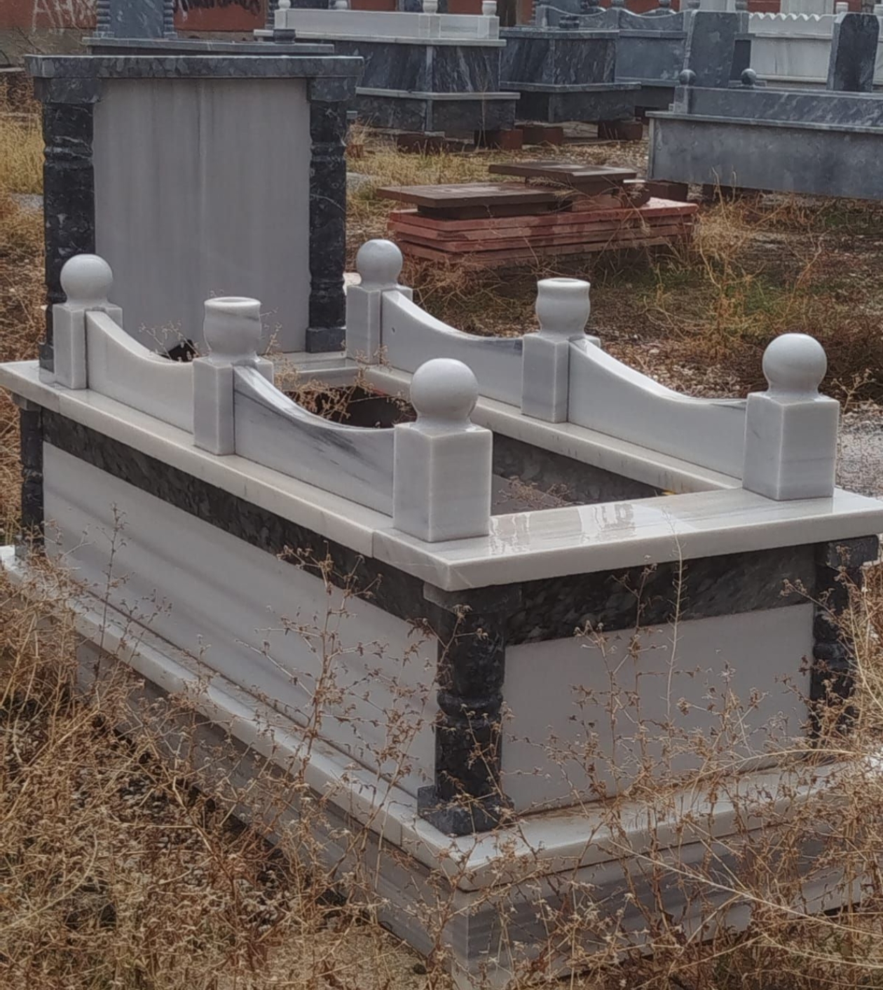 ELAZIĞ’DA MEZAR TAŞI FİYATLARI UÇUŞA GEÇTİ: