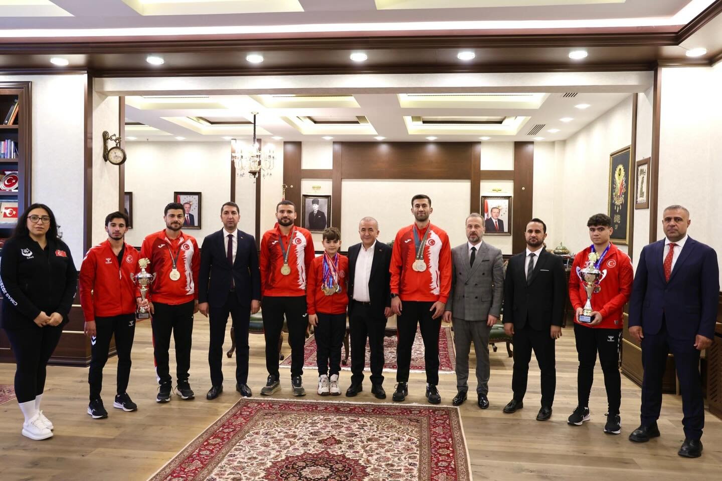 Başarılı Sporculardan Vali Numan Hatipoğlu’na Ziyaret