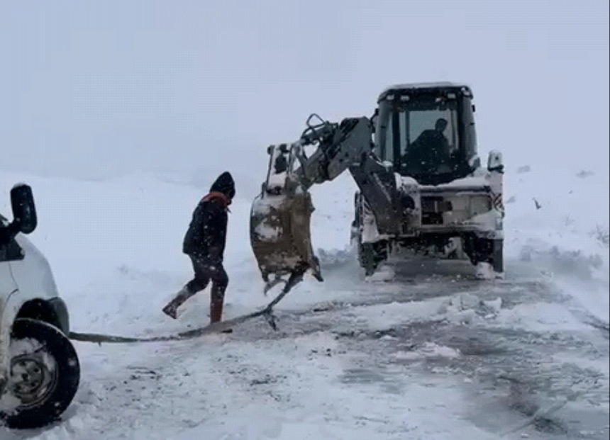 SON DAKİKA! Kovancılar’da Bir Araç Şarampole Düştü!
