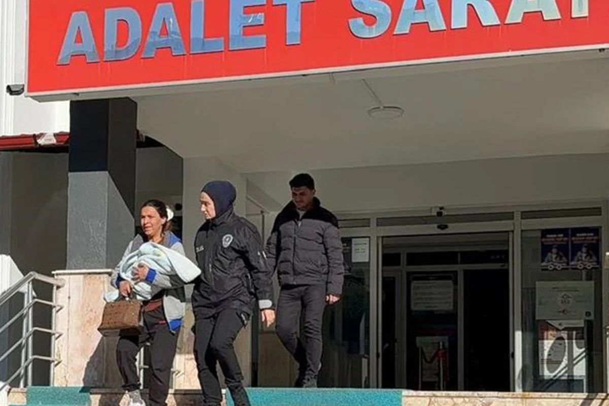 Bebeğinin bezinde uyuşturucu saklayan anne tutuklandı