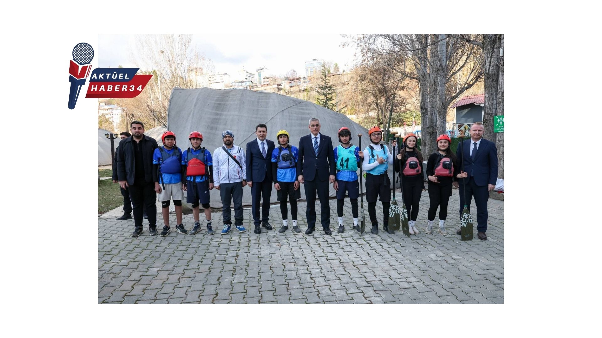 Milli Takım Seçme Yarışları kapsamında mücadele eden sporcularımızı ziyaret etti.