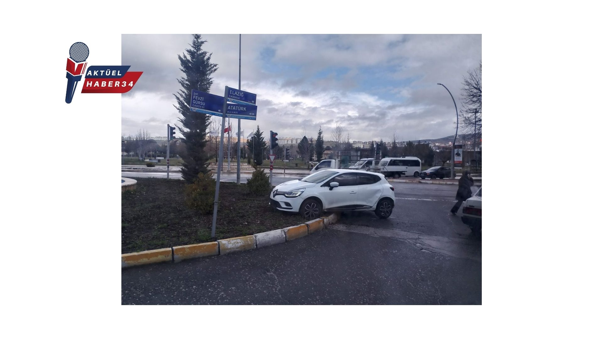 Elazığ’da Bayan Sürücü Direksiyon Hakimiyetini Kaybetti