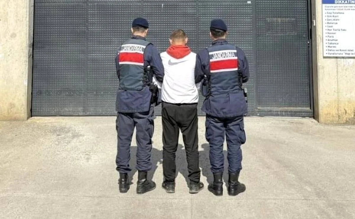 Bafra’da 17 yıl hapis cezasıyla aranan şahıs yakalandı