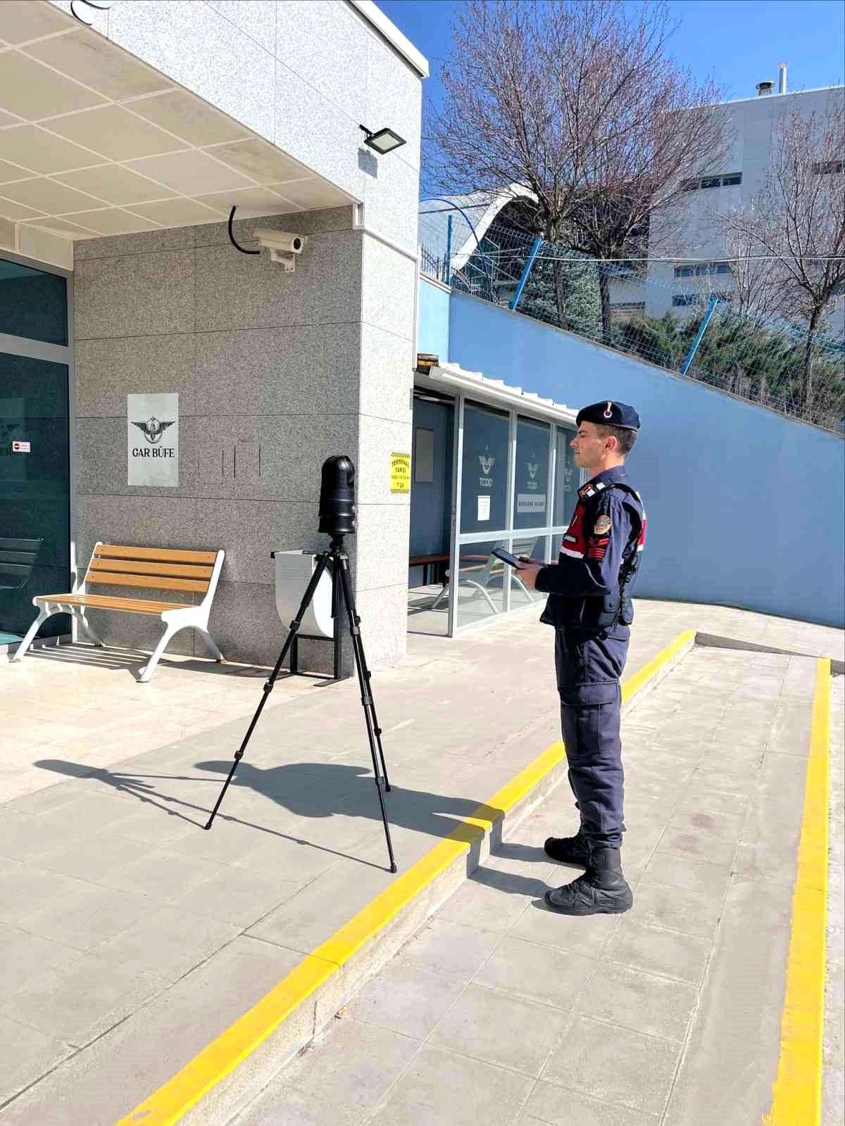 Bilecik YHT İstasyonu’nda 36 şahıs sorgulandı