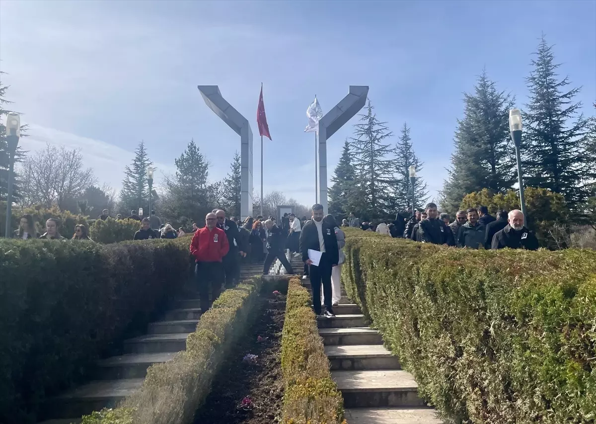 Bolu’da hayırsever iş insanı İzzet Baysal vefatının 26. yılında anıldı