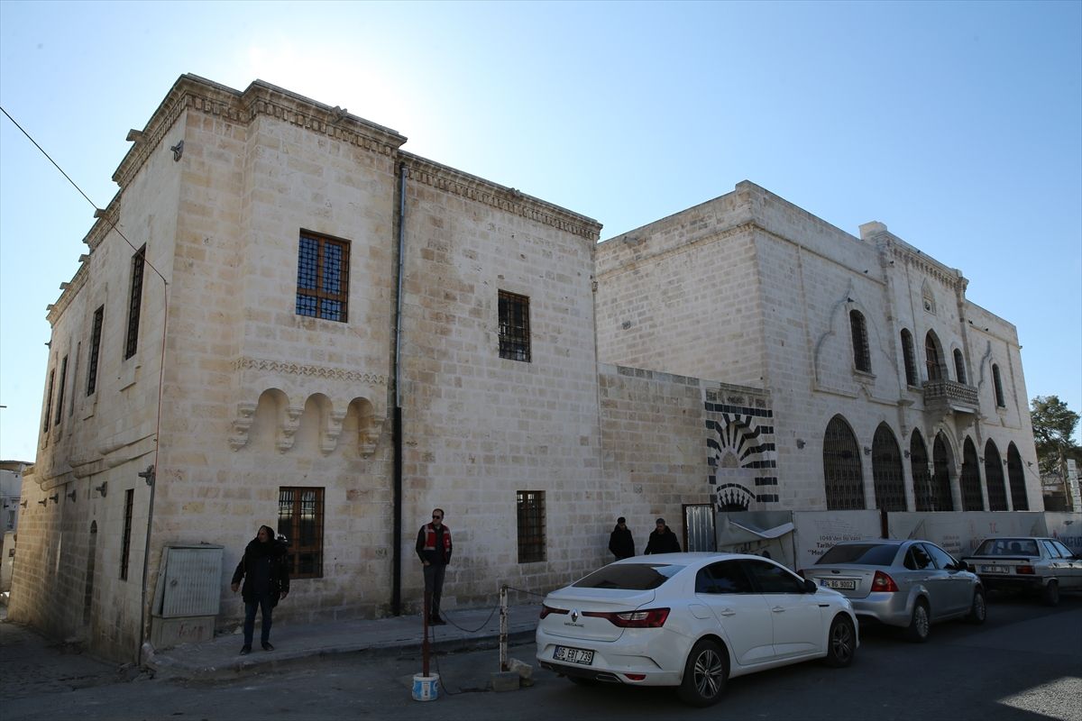 Depremde hasar alan Selahaddin Eyyubi Camisi, bayramda ibadete açılacak