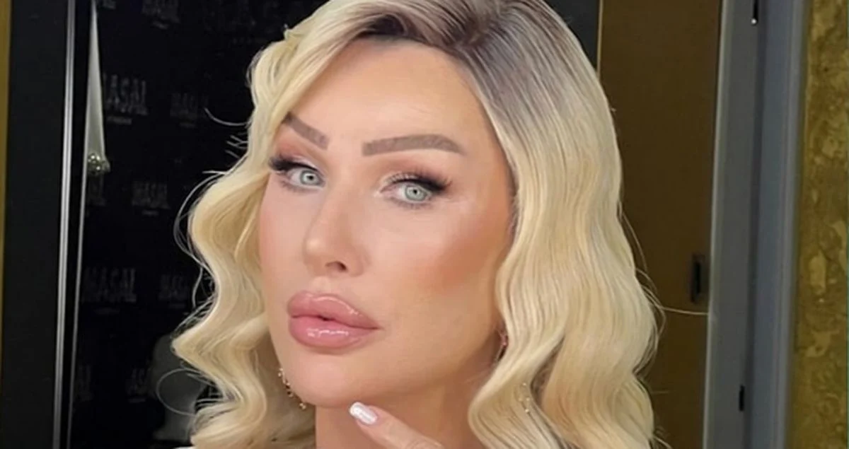 Seda Sayan estetik mi yaptırdı, yüzünde kaç tane estetik var? Seda Sayan yüzüne ne yaptırdı, kaç tane estetik operasyonu geçirdi?