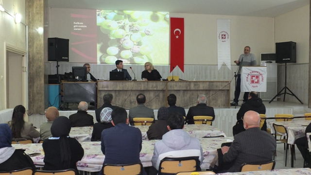 Keban’da üzüm yetiştiriciliğine yönelik önemli bir eğitim programı düzenlendi.